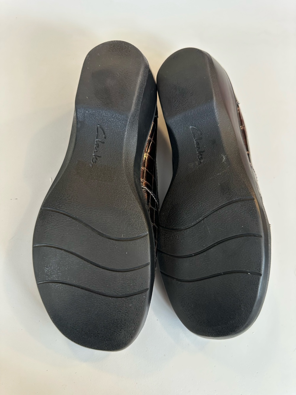 Clarks Brown Alligator Clogs 9.5 - Picture 2 of 2